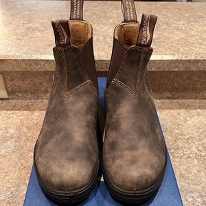 BLUNDSTONE Elastic sided boots size women’s 8 (US)/ 5 (UK) - rustic brown